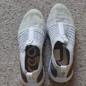 Nike | Shoes | Nike White And Gray Sneakers Minimalist  display picture 2